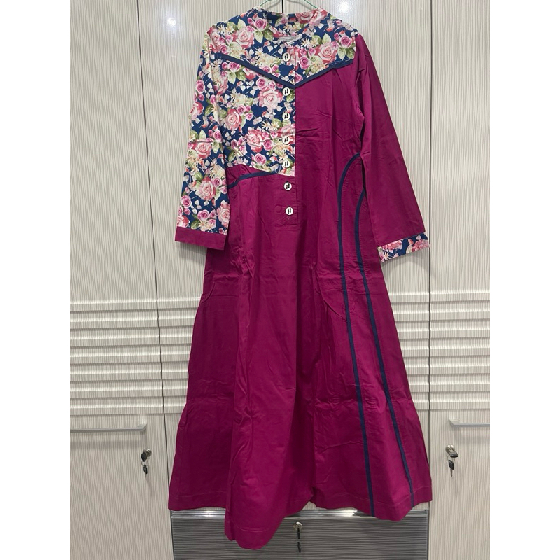 Simply Look By Tuneeca