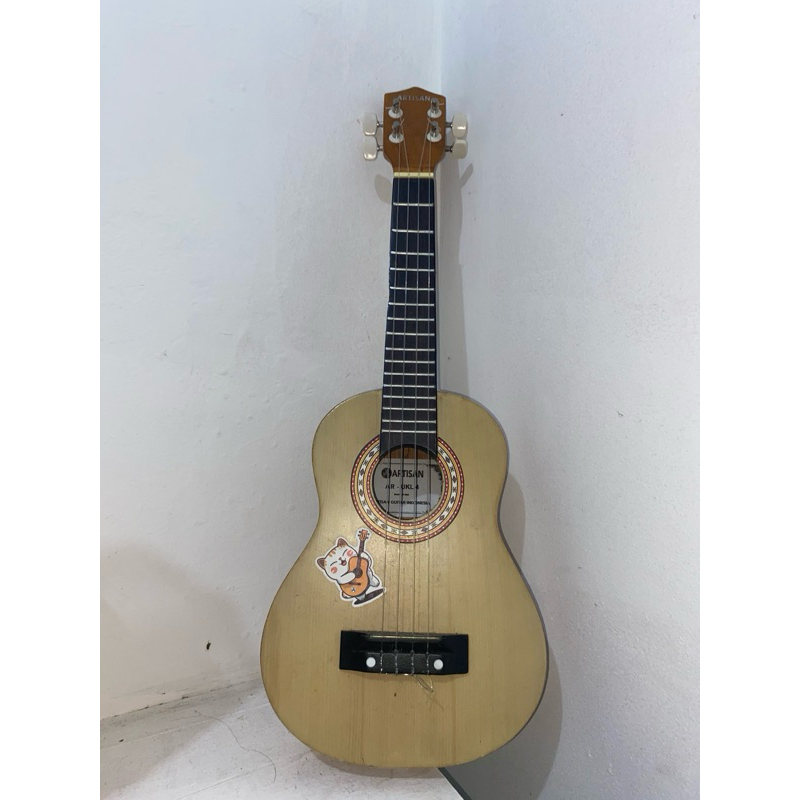 Preloved Artisan ukulele kencrung AR - UKL4 senar 4 nylon