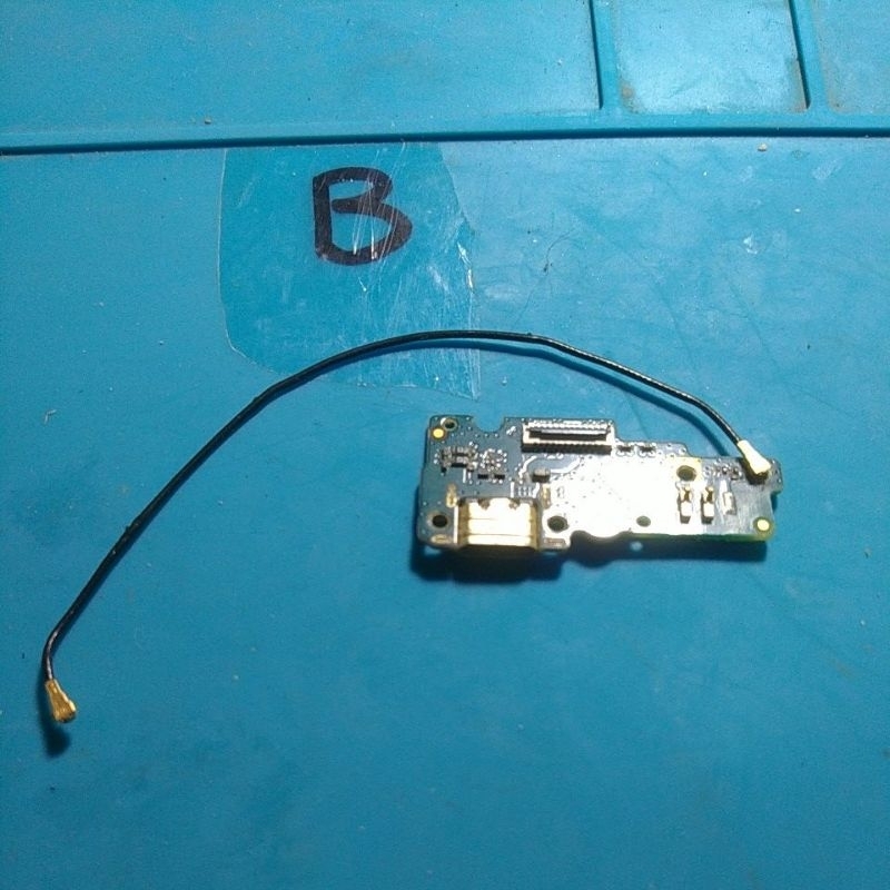 conektor cas PCB bawah mesin bawah Asus Z00VD original