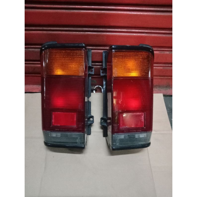 Stoplamp lampu belakang MAZDA E 2000 original