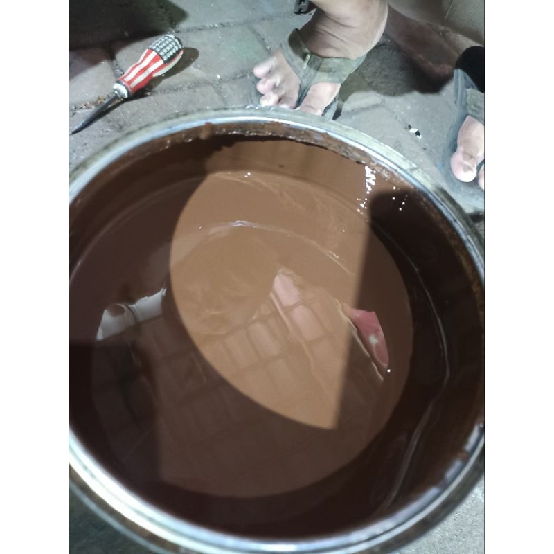 cat besi dan kayu warna coklat 5liter