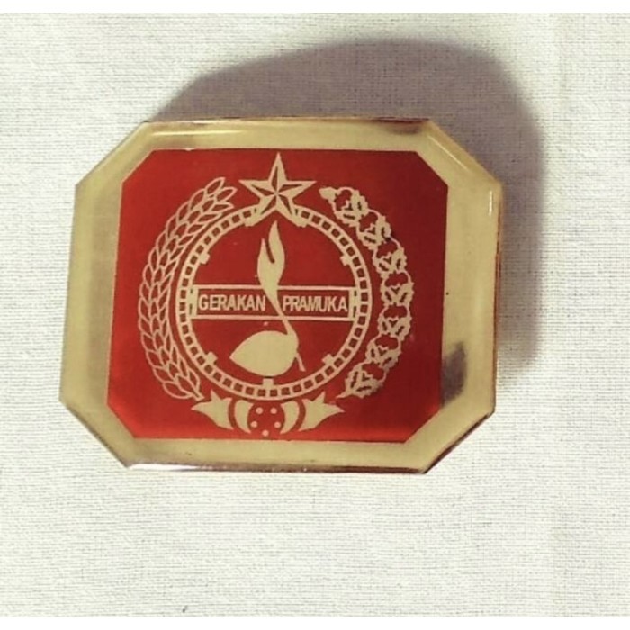 

TATOP PRAMUKA KOTAK MERAH EMBLEM PRAMUKA TANDA TOPI PIN
