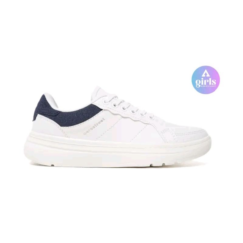 sepatu aero naura putih putih .