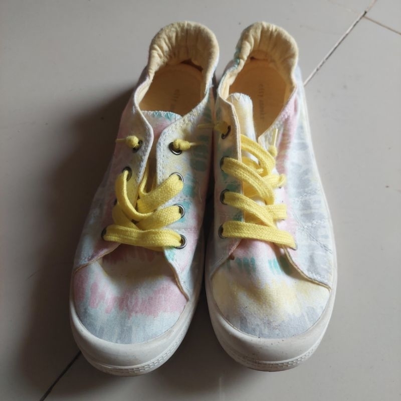 Sepatu tali sepatu santai Payless City sneaks sepatu kuning