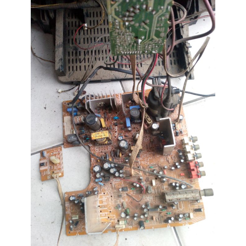 Mesin TV tabung slim 21inc merk Polytron crystaline.normal