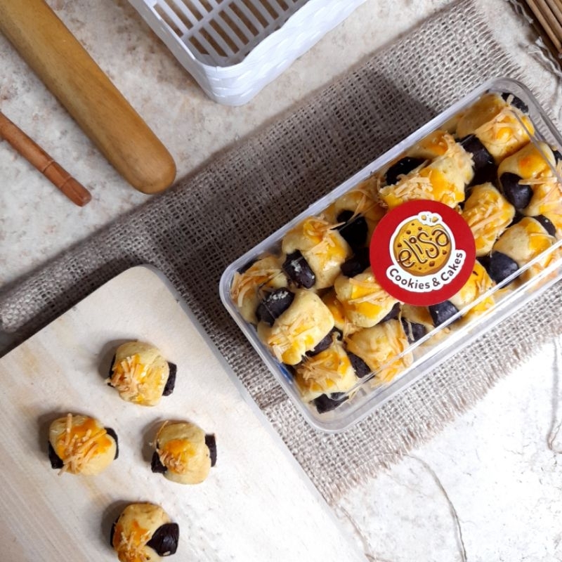 

Kue Kering Choco Stick Premium 440g Elisa Cookies & Cakes