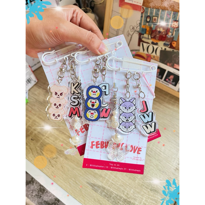 

KEYCHAIN 3in1 SEVENTEEN EXO TREASURE