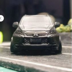 Diecast Toyota Innova Reborn Skala 1:43 Custom Miniatur Mobil Mitsubisi Pajero 3D Print Skala 1/64