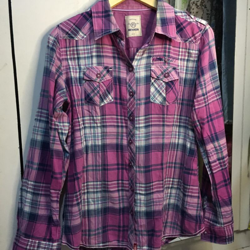 PRELOVED KEMEJA KOTAK WANITA NEVADA