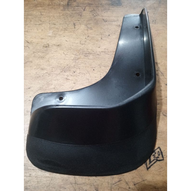 Mud guard mudguard karpet lumpur tahanan lumpur mobil Avanza lama bagian kanan belakang