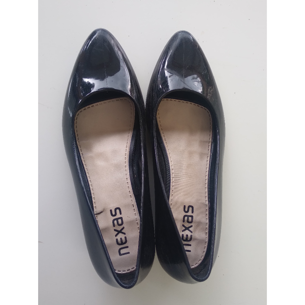 Nexus Sepatu Hak Tinggi Wanita Hitam Putih