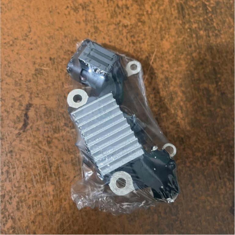 IC REGULATOR ALTERNATOR ISUZU NKR 71 24V