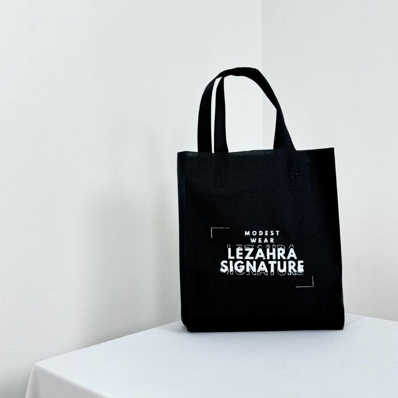 

Tas Shopping Gift Bag Kado Lezahrasignature 25cm x 35cm