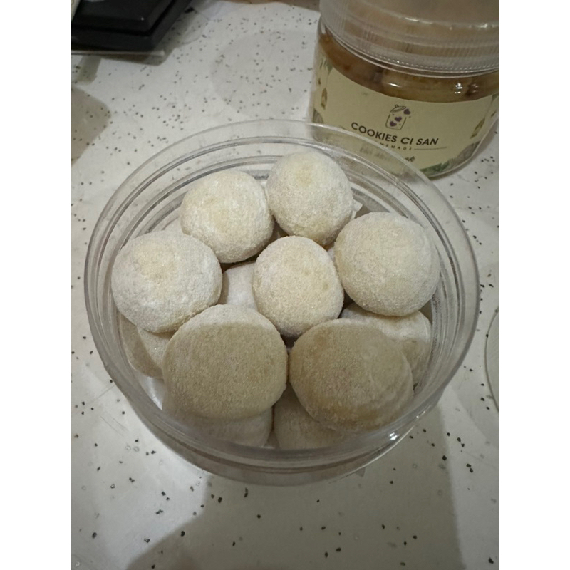 

KUE PUTRI SALJU PREMIUM HOME MADE KEMASAN TOPLES