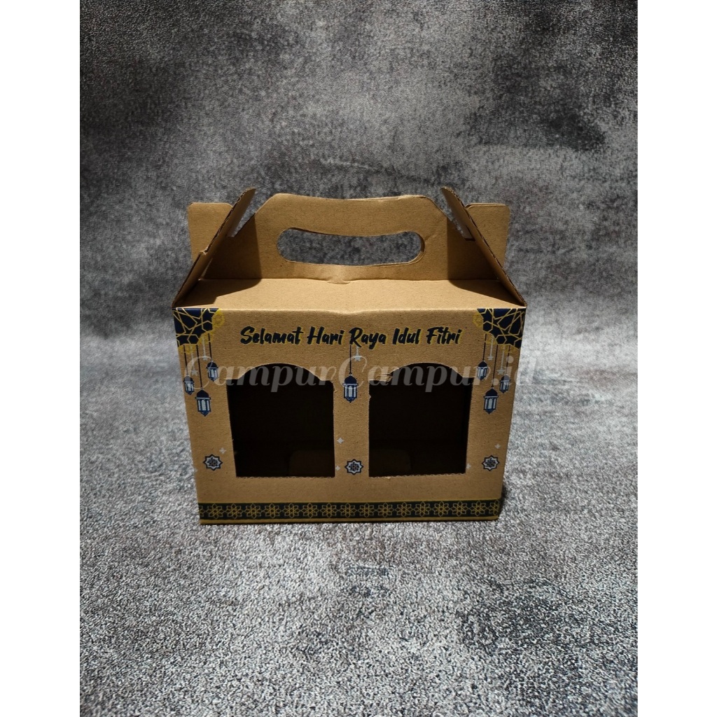 

Box Kardus Eflute Gable Box Jinjing Window untuk Toples Tabung isi 2 19x10x14 Box Kue Kering Hampers