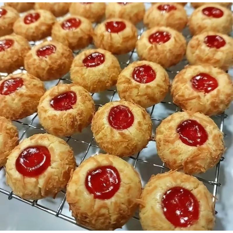 

Thumprint Strawberry Cookies Toples Tabung 600ml