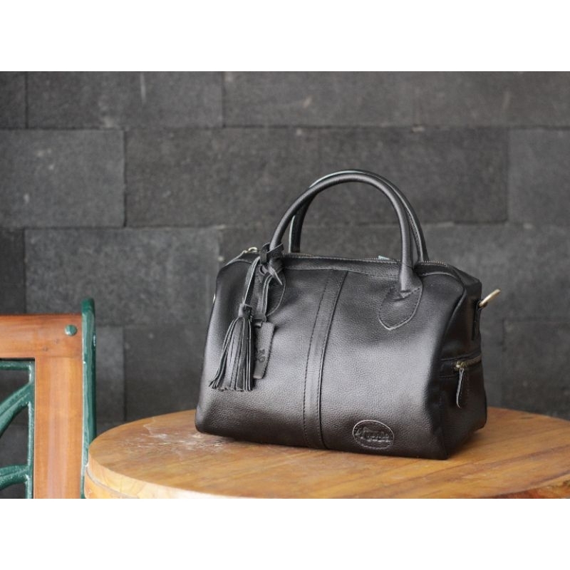 TAS KULIT ASLI. ERINDA BY ANANTIO