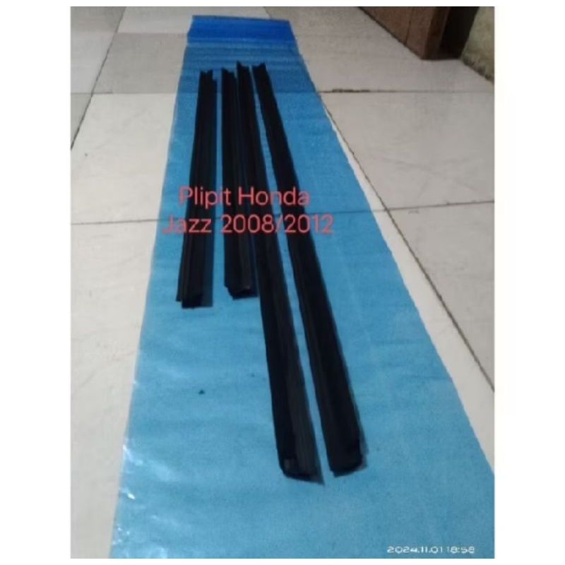 KARET PLIPIT KACA BAGIAN LUAR MOBIL HONDA JAZZ 2008/2012 CROOM ORIGINAL
