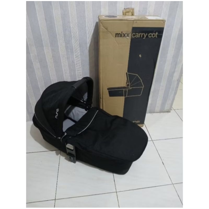 nuna basinet preloved