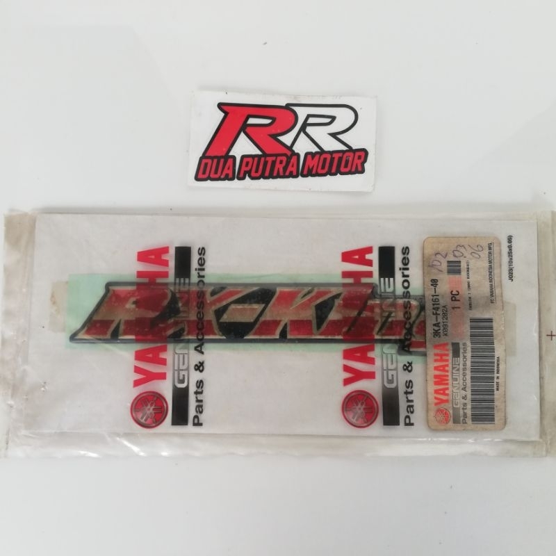 emblem logo timbul cover tutup bok box dop aki original ori yamaha rxk rx king tahun 2004 merah 3KA 