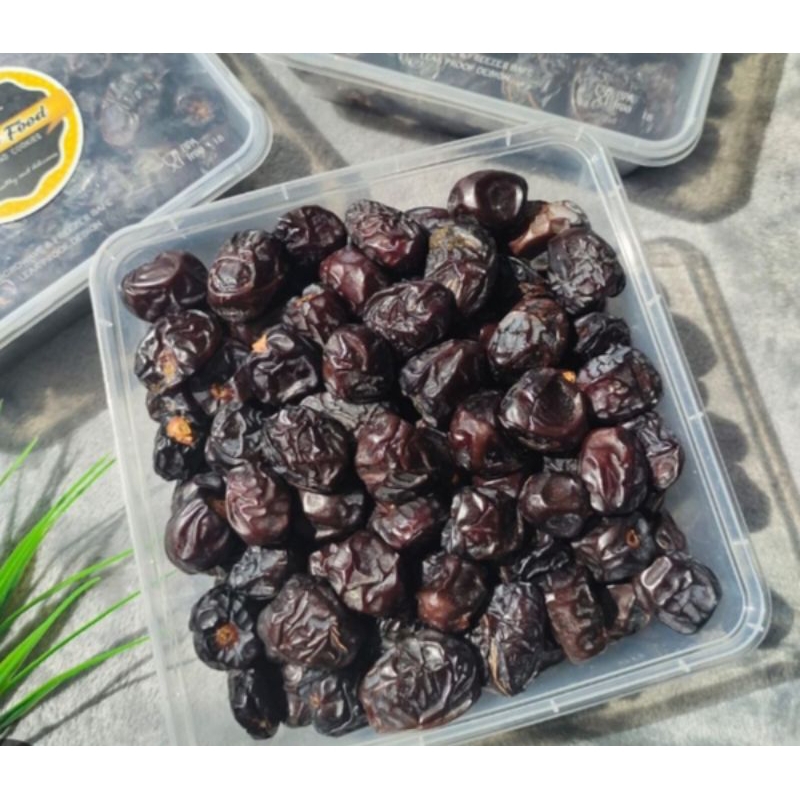 

Buah Kurma Ajwa Asli
