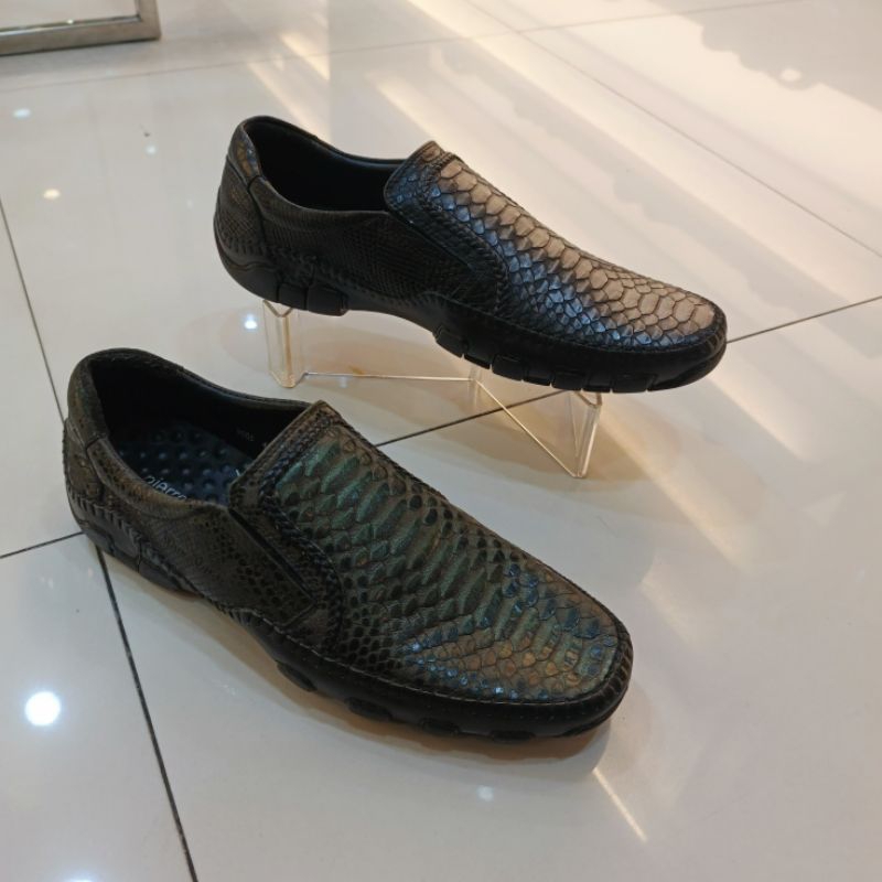 Sepatu Kulit Pria  Pierre cardin 9005