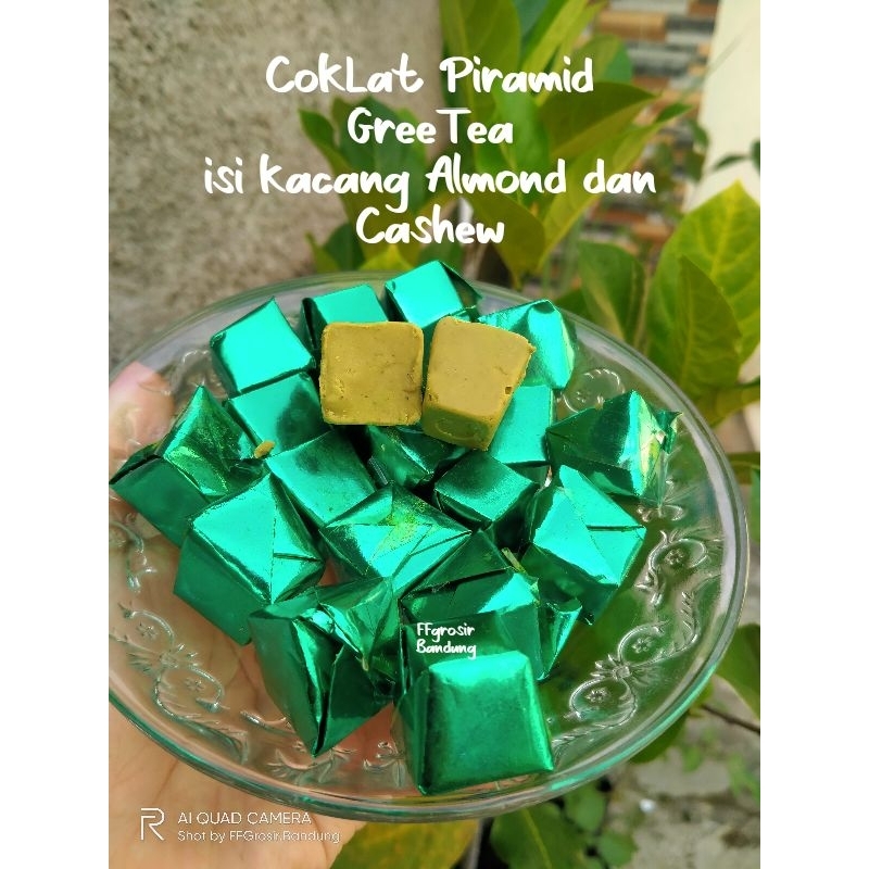 

Coklat Piramid Greentea 150gr /Kubus Silverqueen Greentea