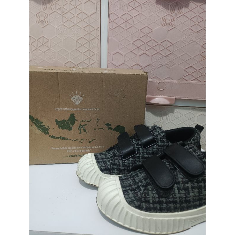 Preloved sepatu khakikakiku