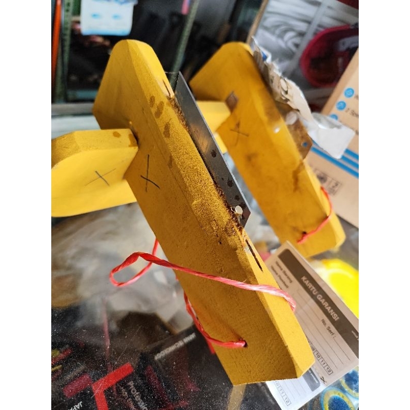 Pisau alat potong bawang merah (pritil)