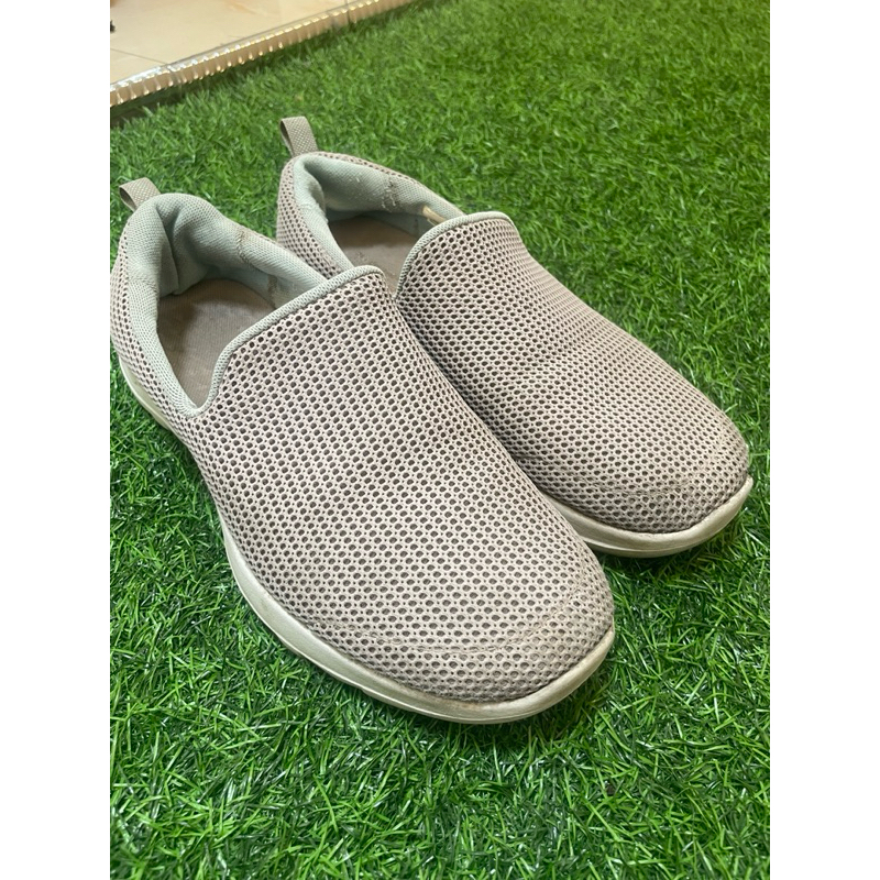 PRELOVED SKECHERS size 38