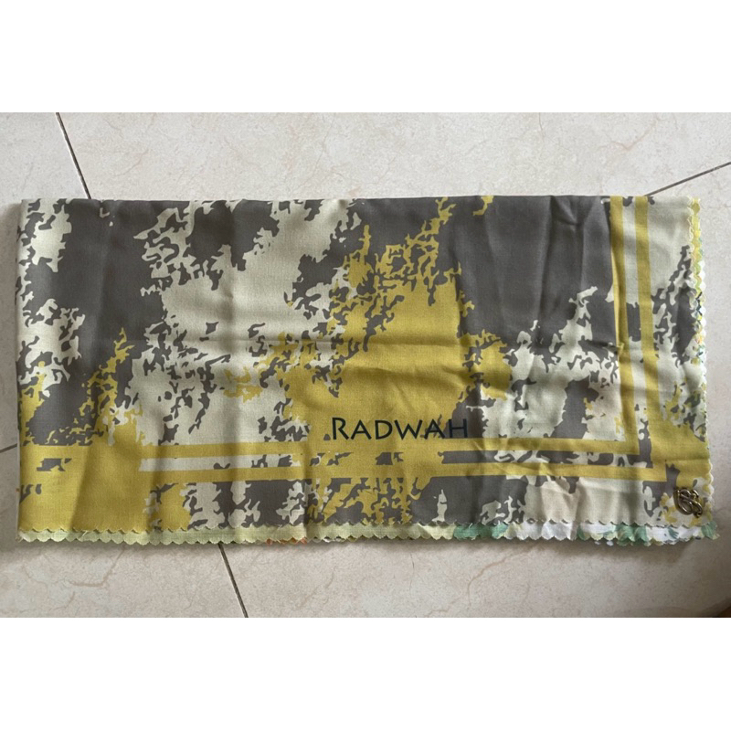 PRELOVED - Radwah scarf