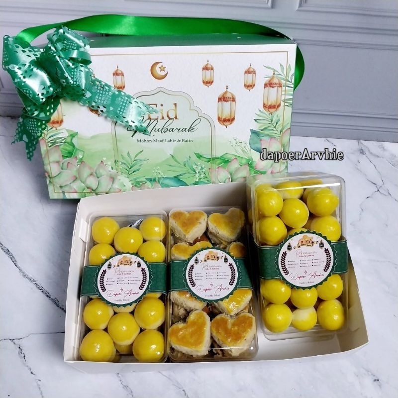 

Hampers Kue Kering Hampers Lebaran Hampers Nastar 1 paket isi 3 Toples Nastar Nanas Nastar Lebaran Kue Kering Lebaran