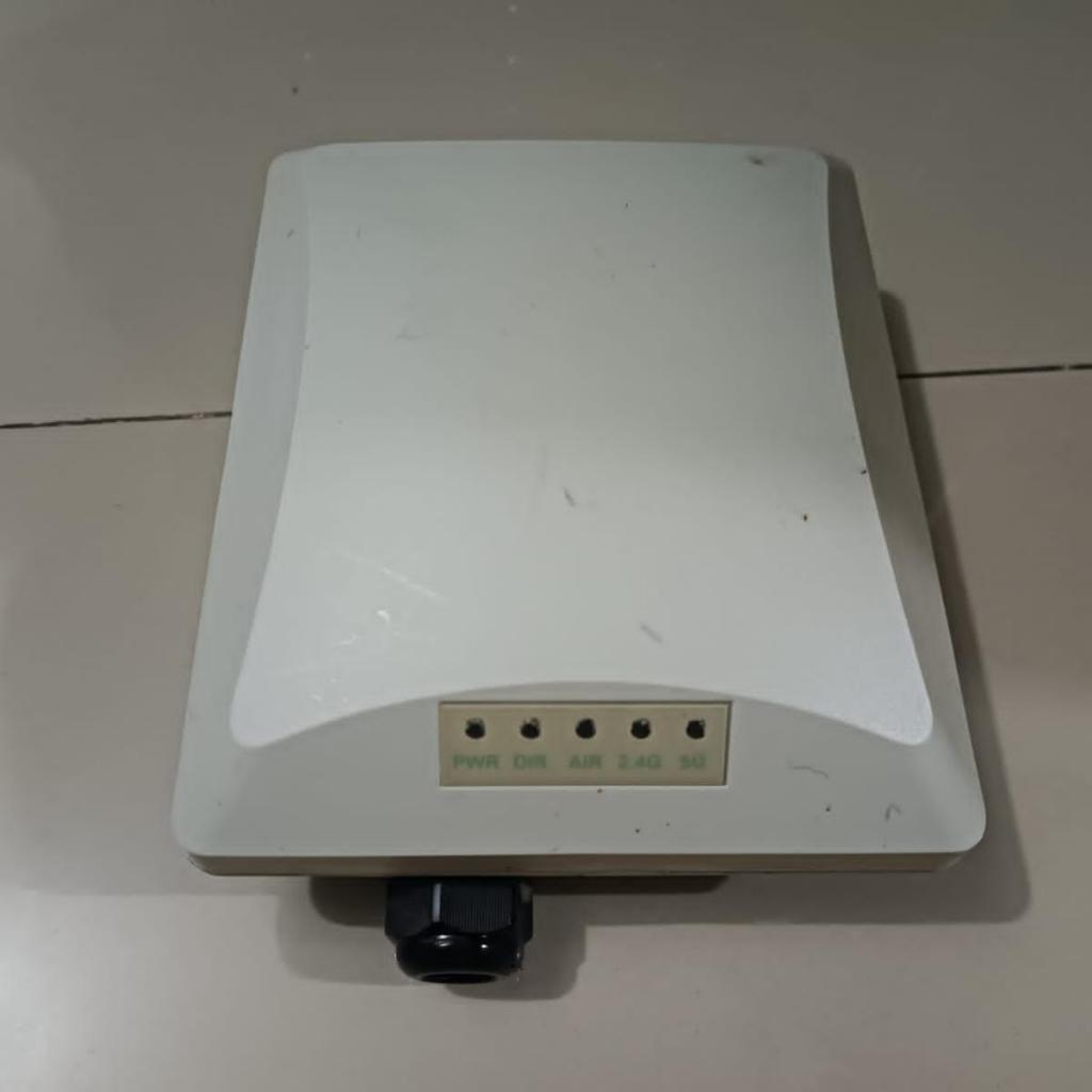 Ruckus ZoneFlex T300e Outdoor Wireless Access Point Dual-Band 802.11ac 901-7300-US81