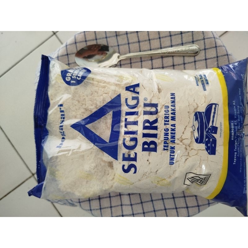

Tepung Terigu Segitiga Biru 1Kg