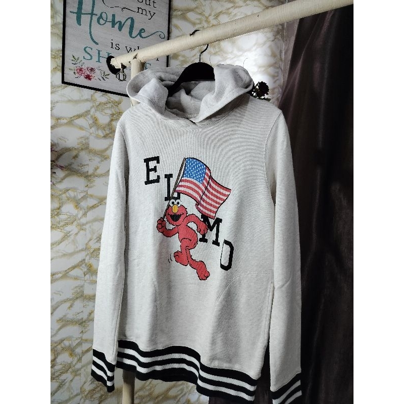 Preloved sweater Hoodie wanita UNIQLO Original