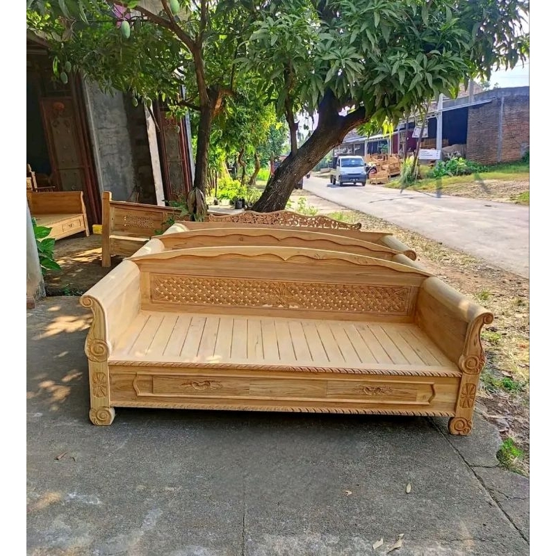 Bangku Bale Minimalis Bagong Mentahan (Kursi, Sofa, Daybed, Tempat Tidur)