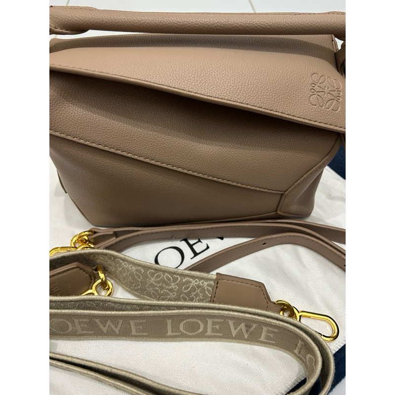Tas LOEWE Puzzle Medium Edge Bag in Soft
