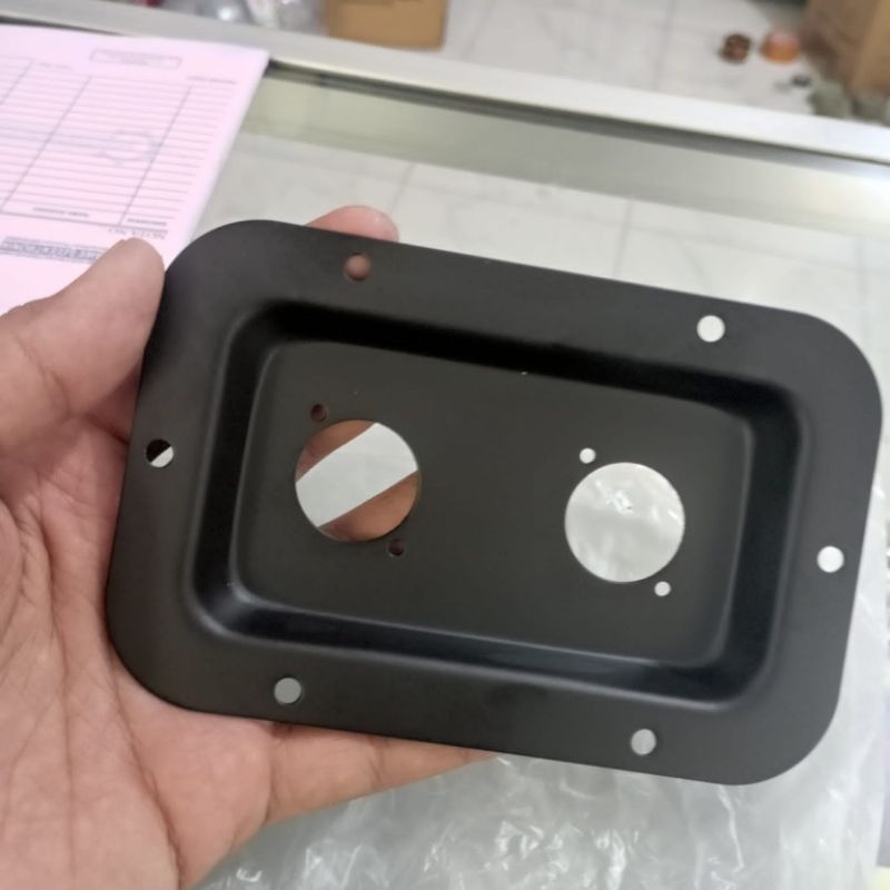 PLAT SPIKON BESI 2 LUBANG TEBAL DAN PRESISI PLAT SPEAKON BESI 2 LUBANG
