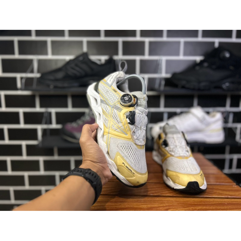 sepatu outdoor K2 size 40 second