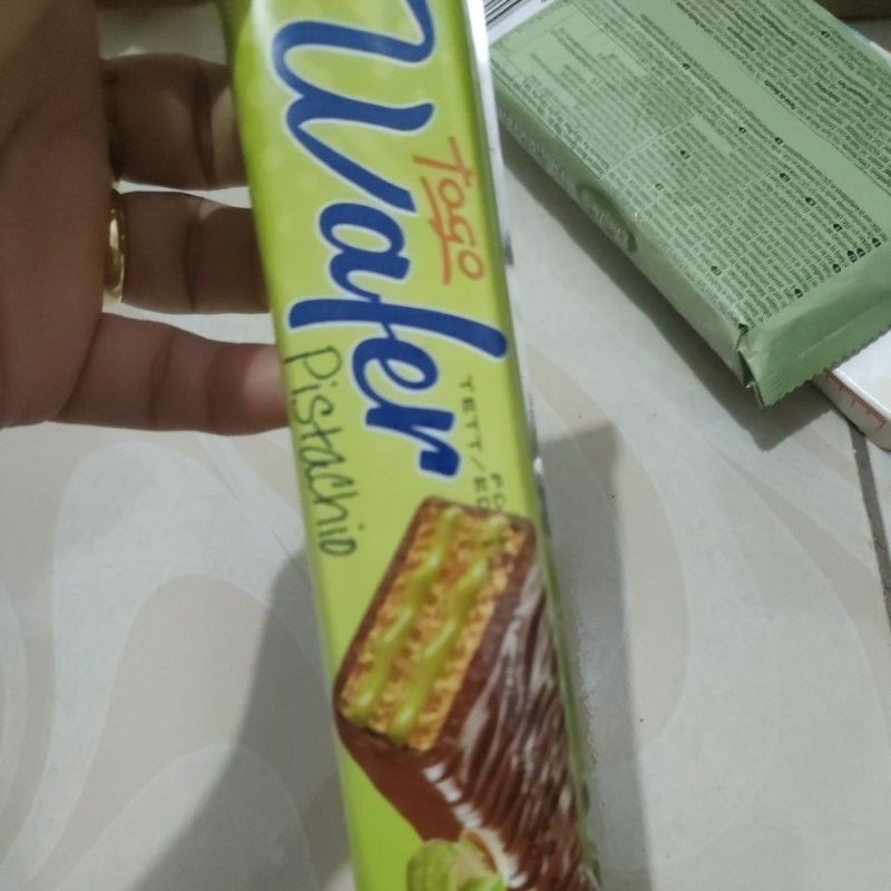 

wafer dengan full pistachio asli dari Turki