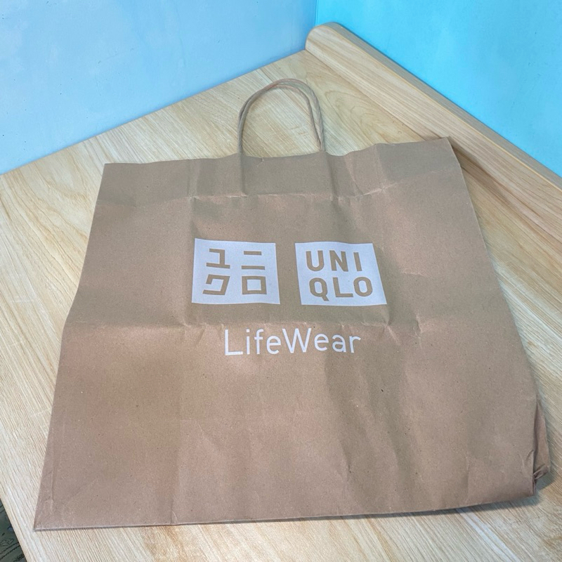 

Paperbag Kantong Kertas Paper Bag Eco Friendly Ramah Lingkungan UNIQLO