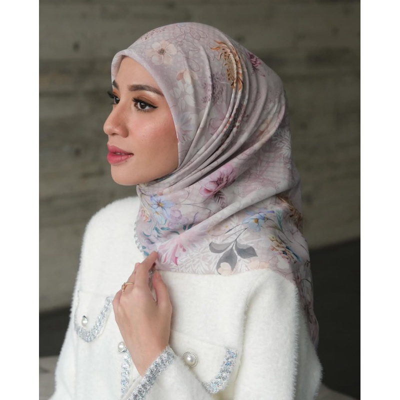 DANIAH SCARF BY GONEGANI