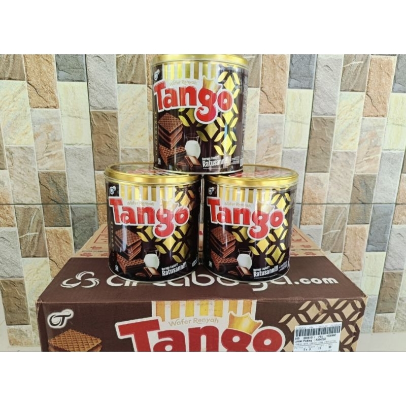 

Tango wafer coklat 240gr kaleng