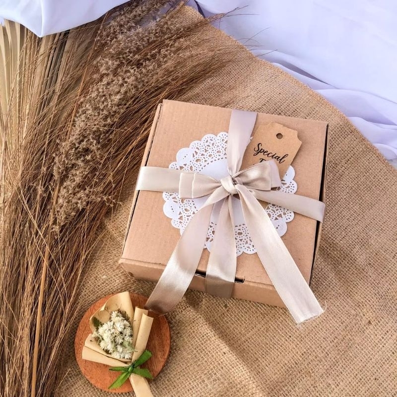 big sale hampers set mukenah + sajadah + al quran / kado mukena/ wisuda/wedding/pernikahan/ hari