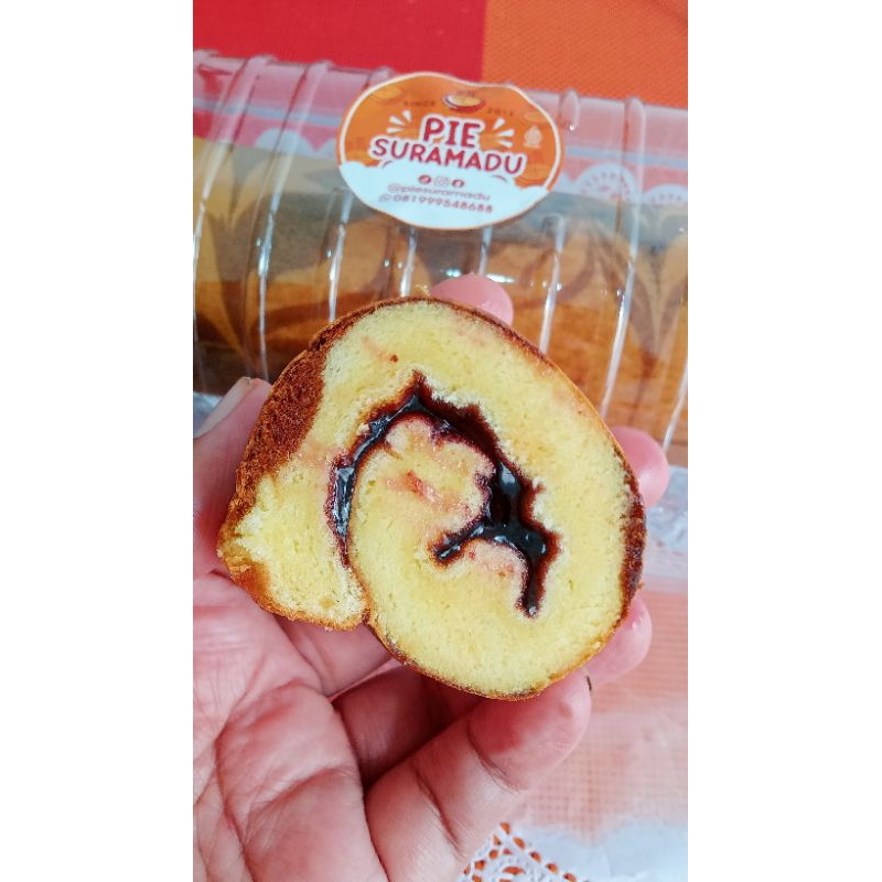 

Bolu Gulung | Roll Cake | by Pie Suramadu