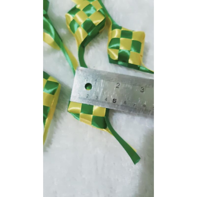 

Ketupat Pita Satin Hiasan Parsel Hampers Lebaran