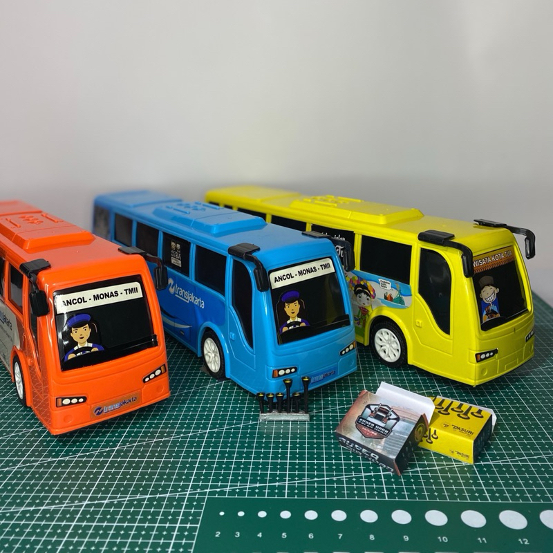 Mainan Kendaraan Bus transjakarta Friction Mainan Bus Plastik RKC