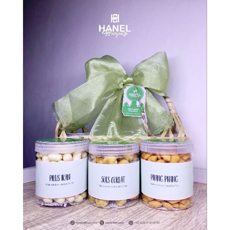 

HANEL HAMPER_KUE LEBARAN, FREE SAJADAH TRAVEL, bisa kirim ke seluruh indonesia