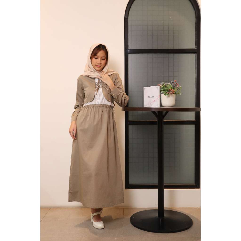 Missty Freeteen Gamis Dress Wanita One Set Rompi Warna Cokelat Polos Inner Salur Garis Cokelat Putih