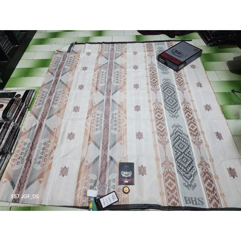 Sarung BHS Excellent Mercerized Jacquard Type JTB JGT JGF JGH JGR JSK JGK JGE Silver